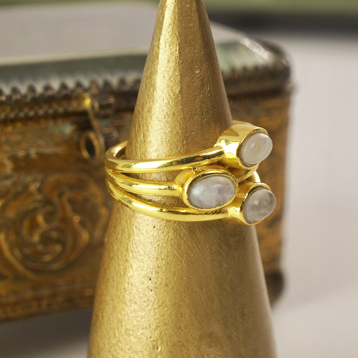 Anillo Enchape en Oro Piedra Luna