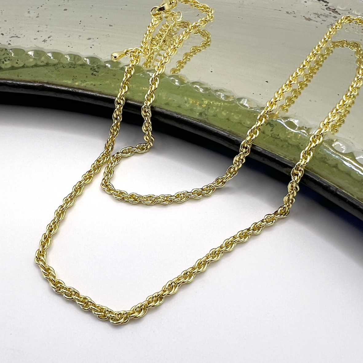 Collar cadena torcida enchape oro 18k