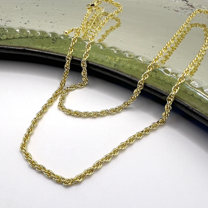 Collar cadena torcida enchape oro 18k