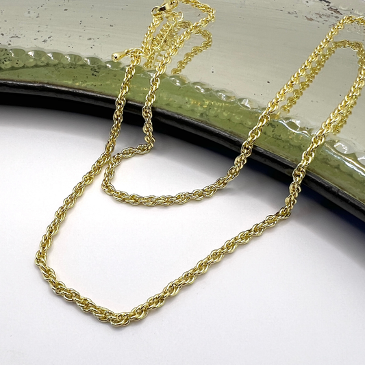 Collar cadena torcida enchape oro 18k