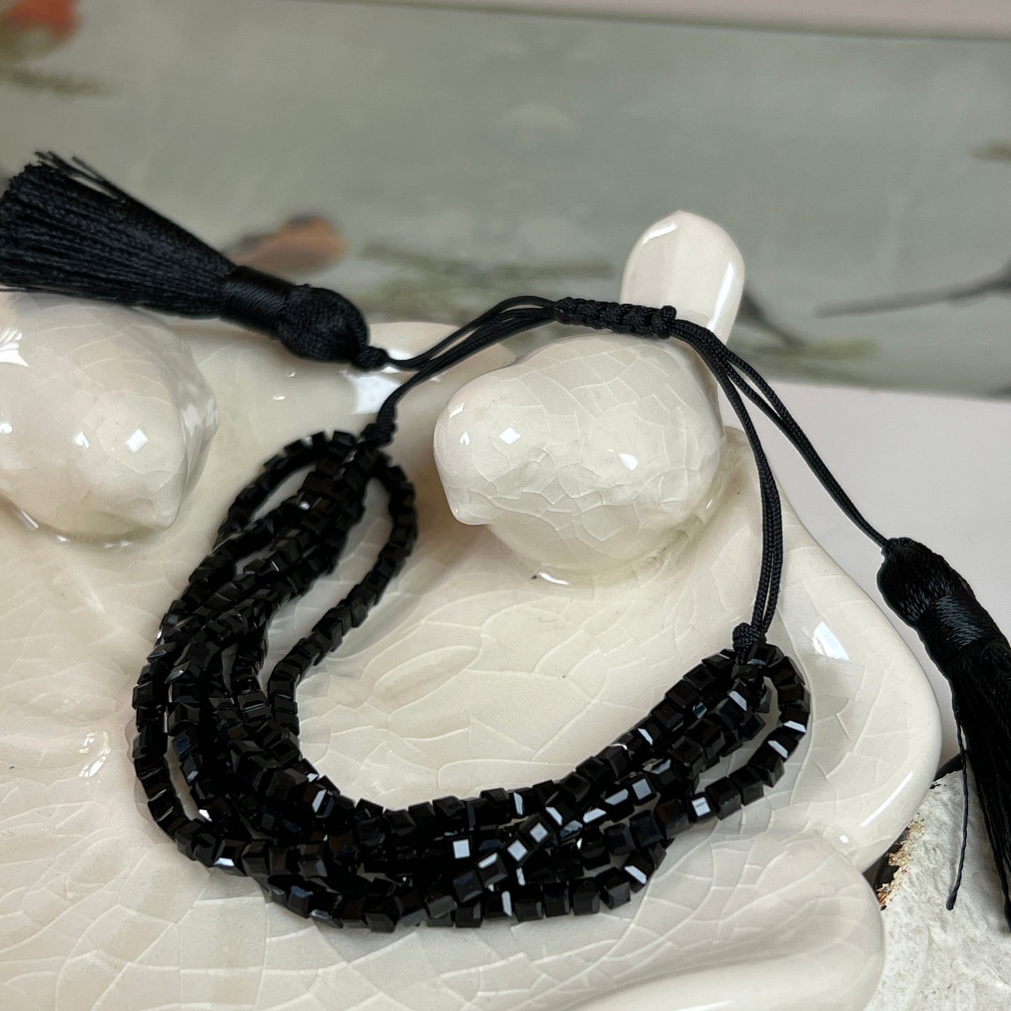 Pulsera mostacilla cubo negra 6 lineas